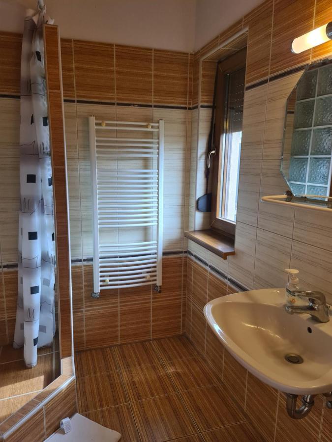 Mediterran Apartman Es Vendeghaz Hajdúszoboszló المظهر الخارجي الصورة