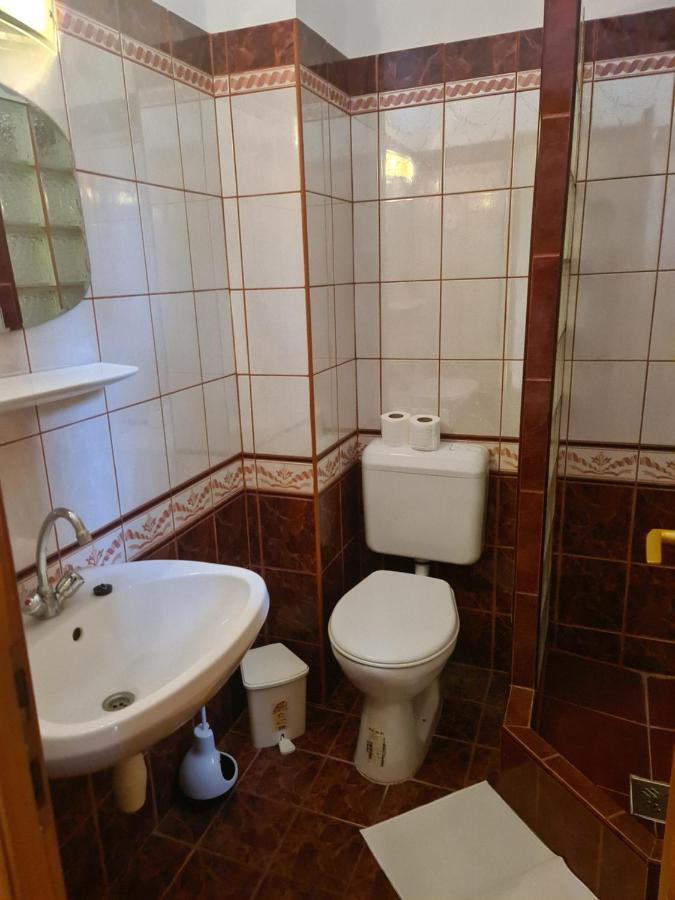 Mediterran Apartman Es Vendeghaz Hajdúszoboszló المظهر الخارجي الصورة
