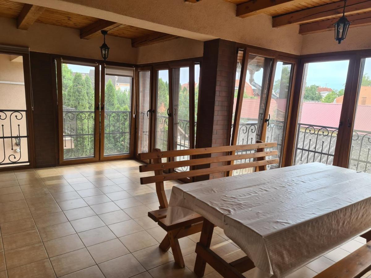 Mediterran Apartman Es Vendeghaz Hajdúszoboszló المظهر الخارجي الصورة