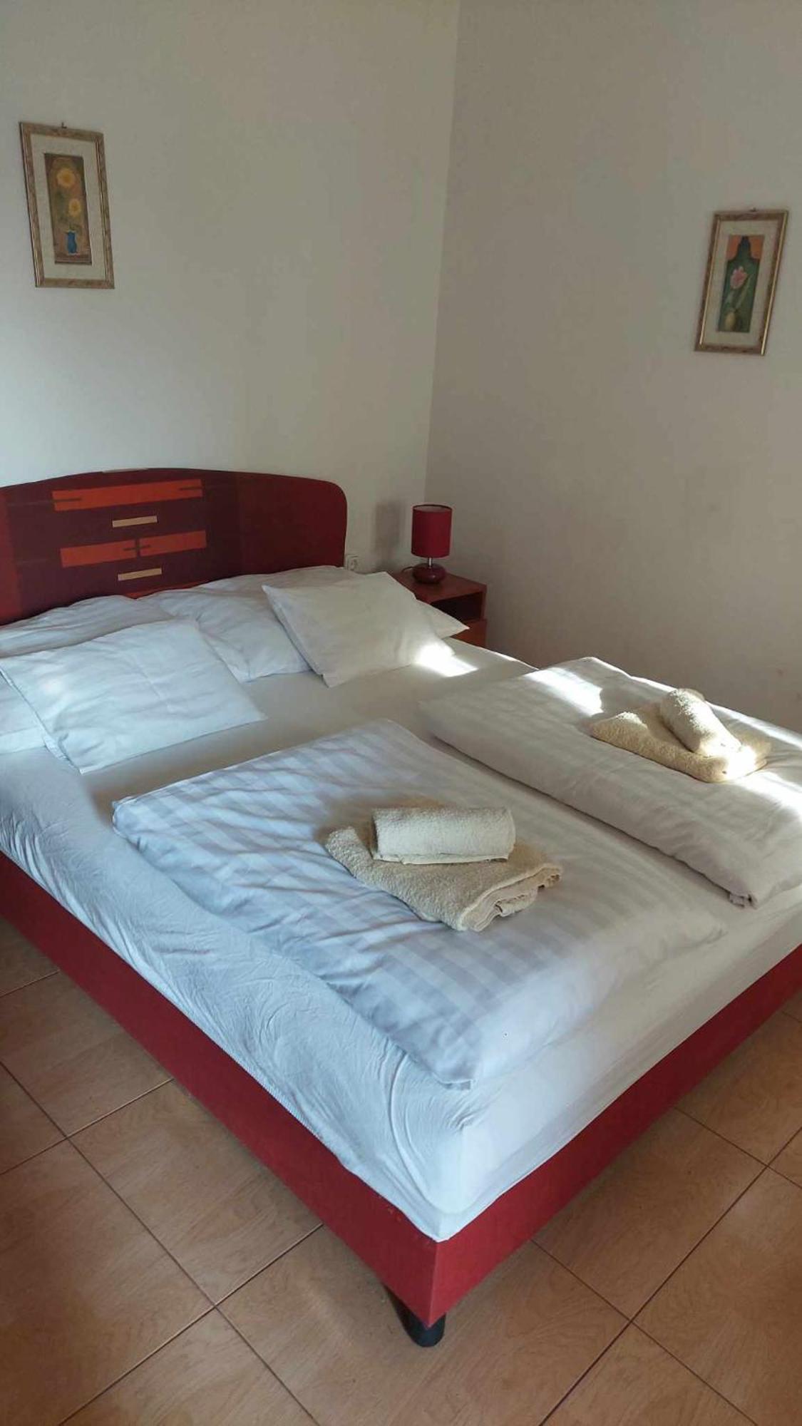 Mediterran Apartman Es Vendeghaz Hajdúszoboszló المظهر الخارجي الصورة