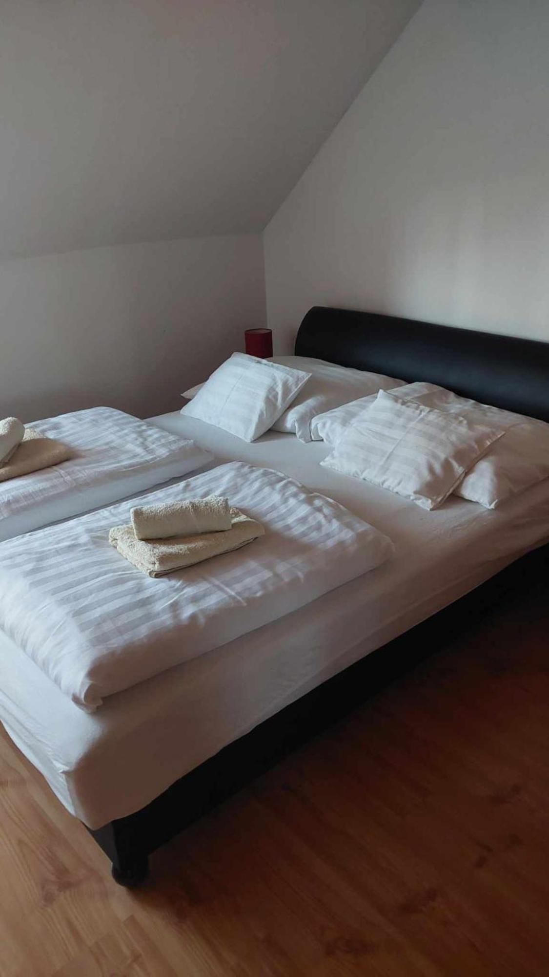 Mediterran Apartman Es Vendeghaz Hajdúszoboszló المظهر الخارجي الصورة